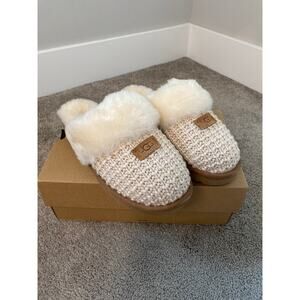New Ugg Women's Cozy Slipper, Cream Size 7